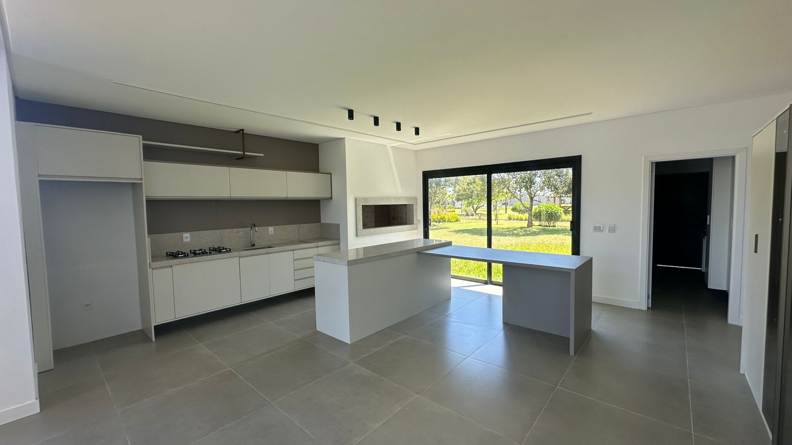 Casa Alto Padrão Térrea com 4 Suítes no Terrasul - Foto 4