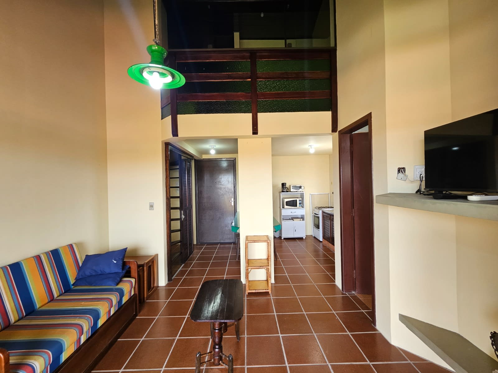 Apartamento Duplex Mobiliado com Lareira em Capão Novo - Foto 3