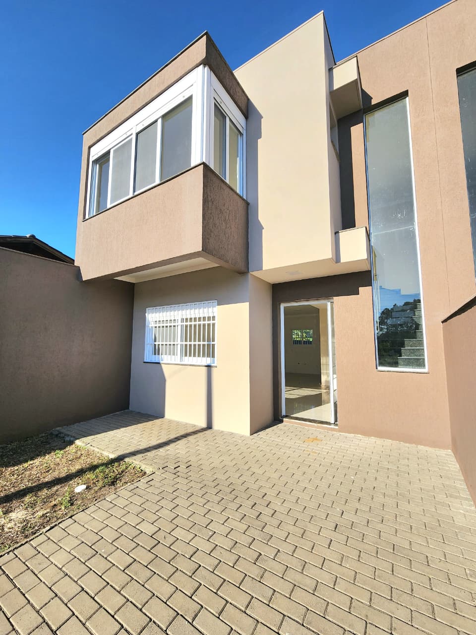 Sobrado Contemporâneo | 2 Suítes | Nunca Habitado - Foto 3