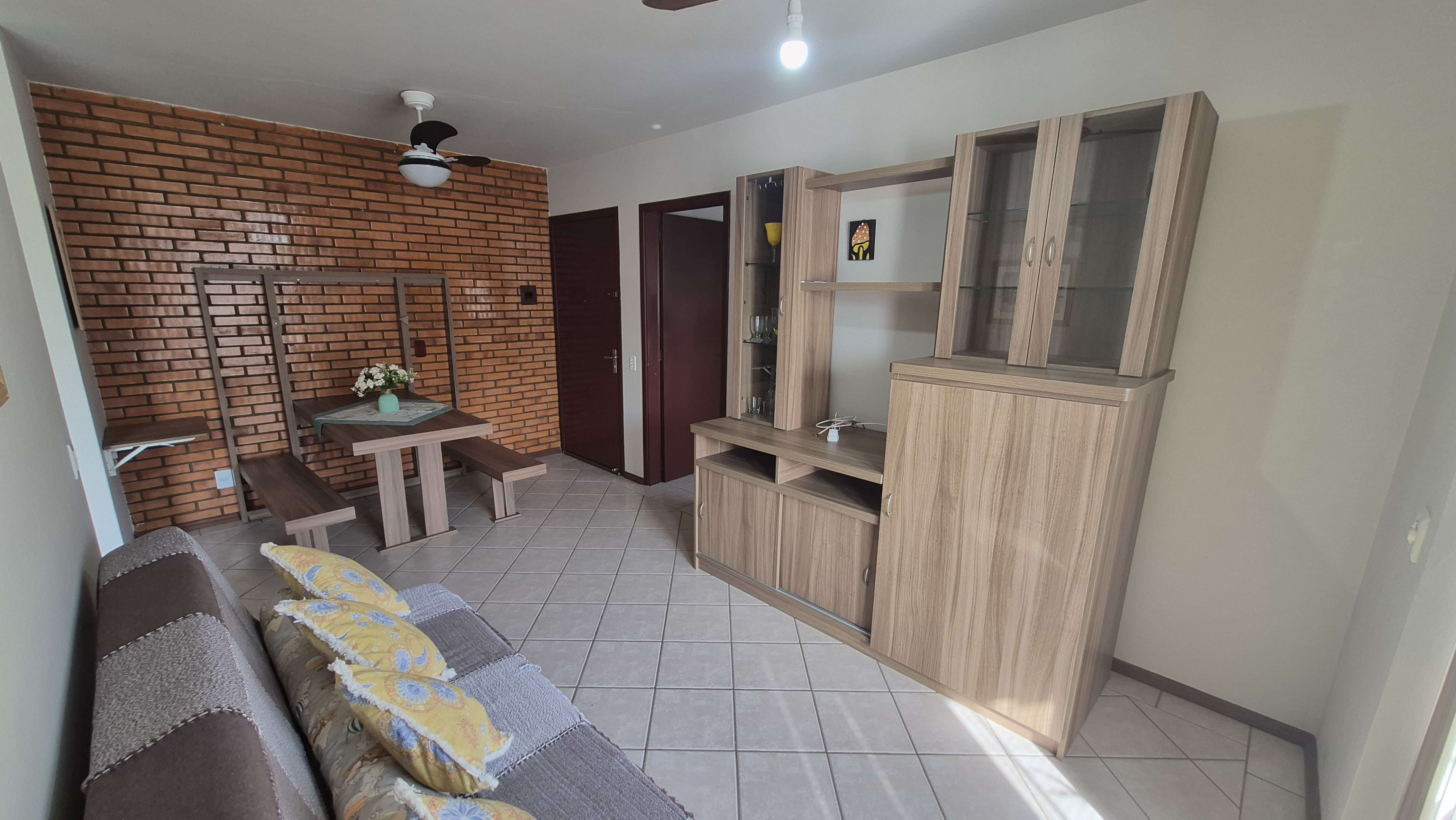 Apartamento 01 Dormitório Frente norte mobiliado com sacada gourmet a 350m da praia - Foto 4