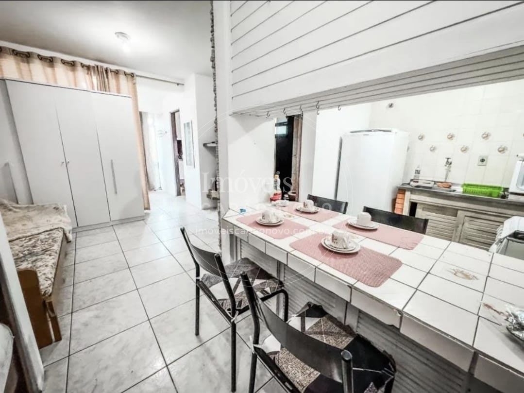 JK Mobiliado com Churrasqueira Privativa em Condomínio com Piscina - Posto 4, Capão Novo - Foto 4