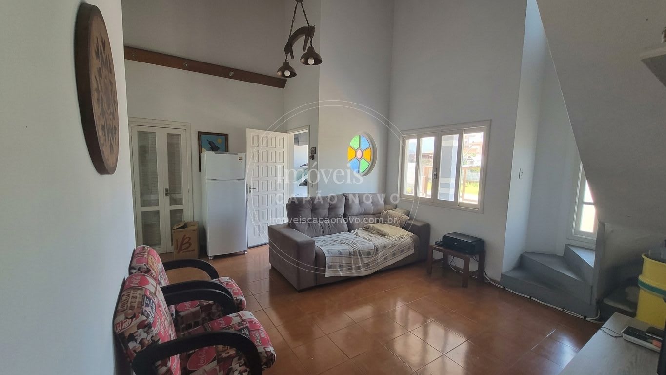 Sobrado 3 Dormitórios com Suíte e Pé-Direito Duplo no Centro - Posto 4, Capão Novo - Foto 3