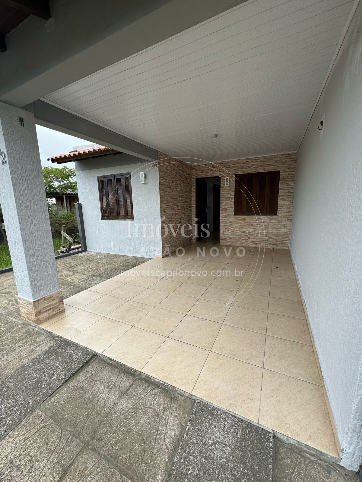 Casa com 2 Dormitórios e Edícula em Capão Novo - Foto 2