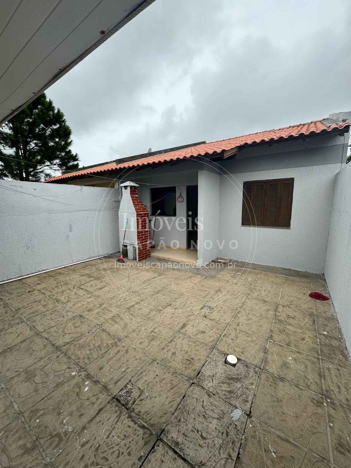 Casa com 2 Dormitórios e Edícula em Capão Novo - Foto 4