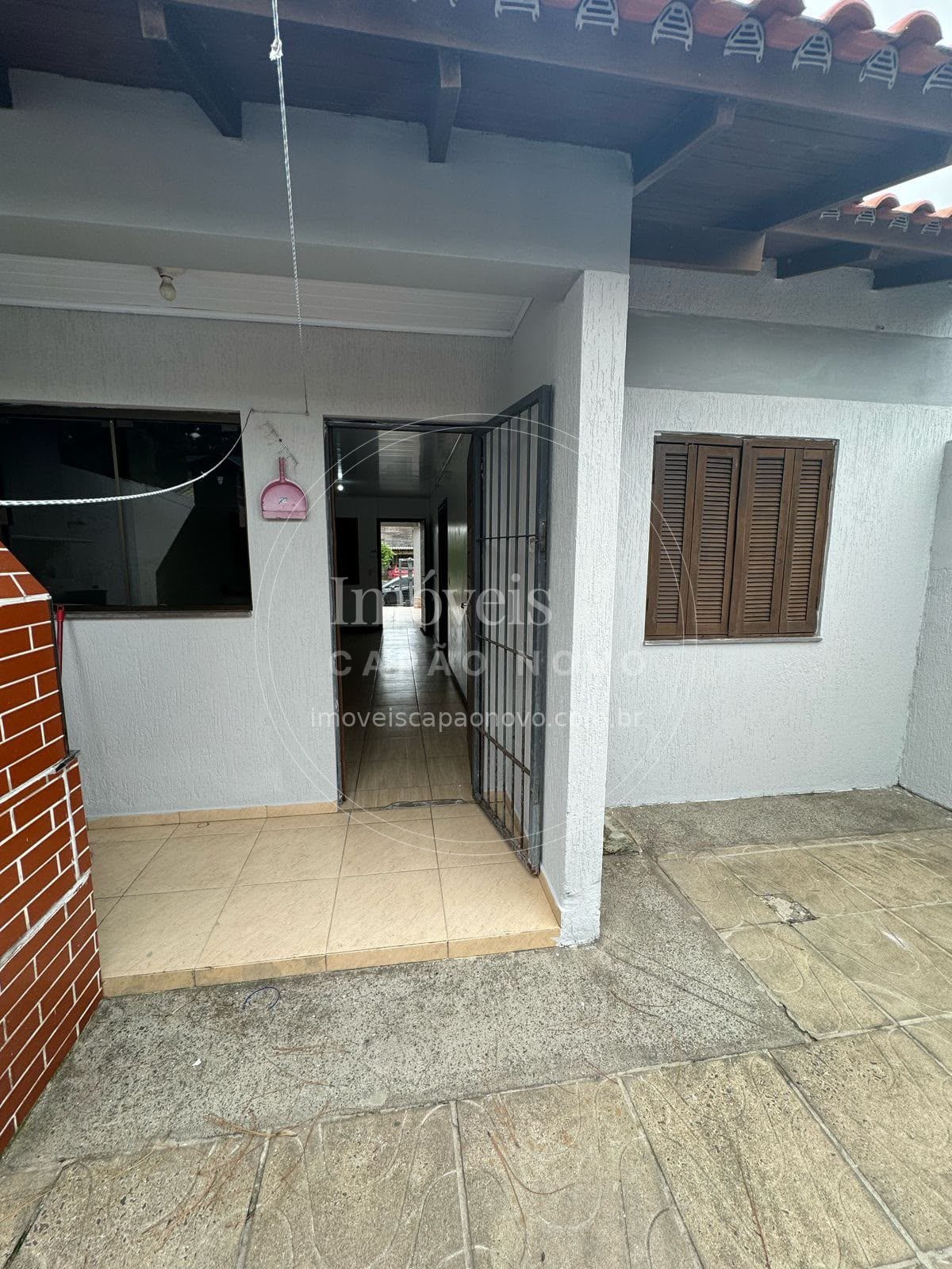 Casa com 2 Dormitórios e Edícula em Capão Novo - Foto 5
