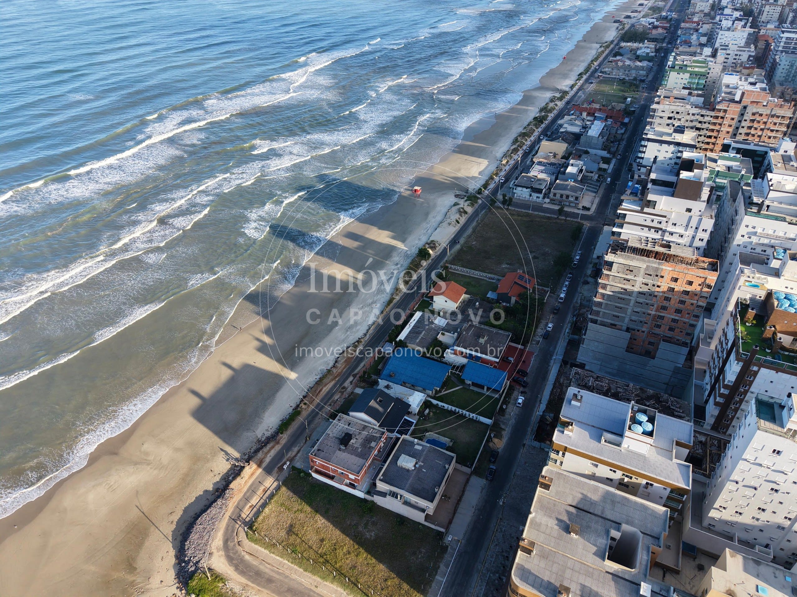 Apartamento 2 Dormitórios com Suíte e Churrasqueira no Terraço, Mobiliado, Zona Nova em Capão da Canoa - Foto 2