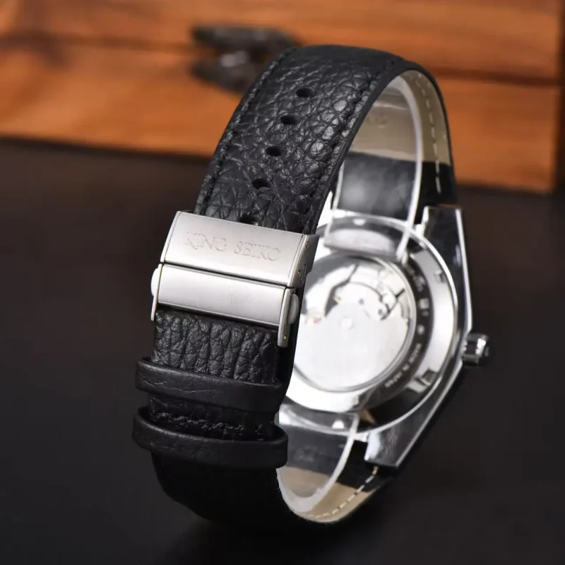 Seiko Men's Mechanical Watch - image 2