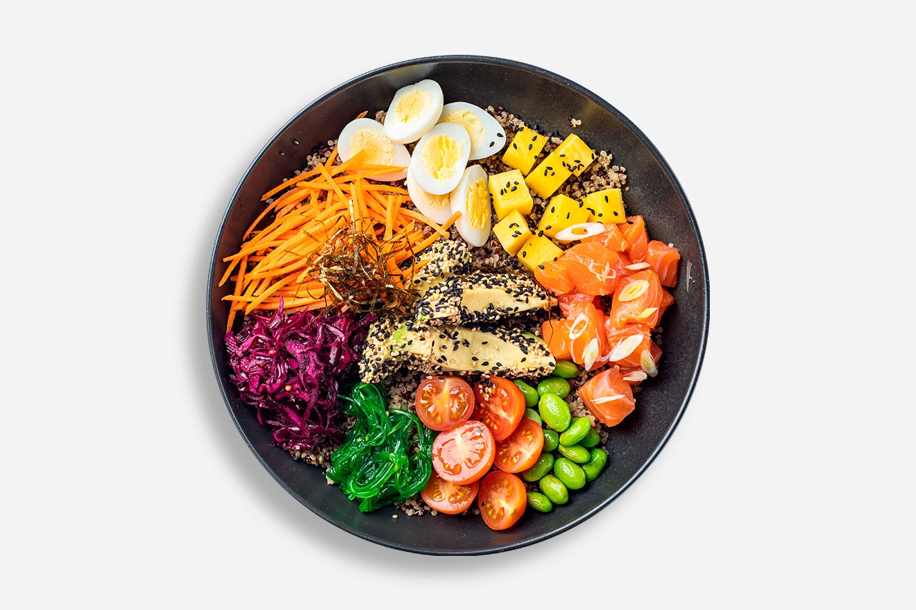 Поке боул із лососем і кіноа