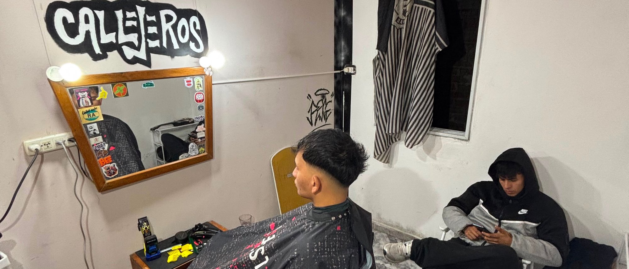 Davieslucass barber club logo