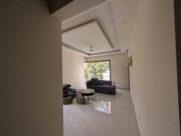 Spacious Room in 3 BHK | Sector 43, Gurgaon