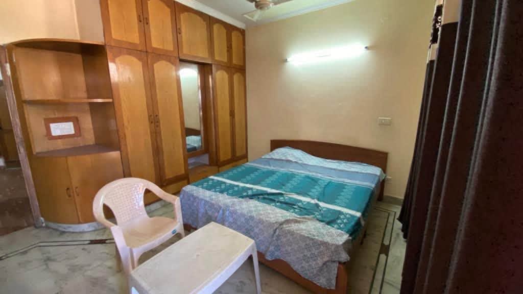 Fully furnished 3BHK available (individual rooms too)