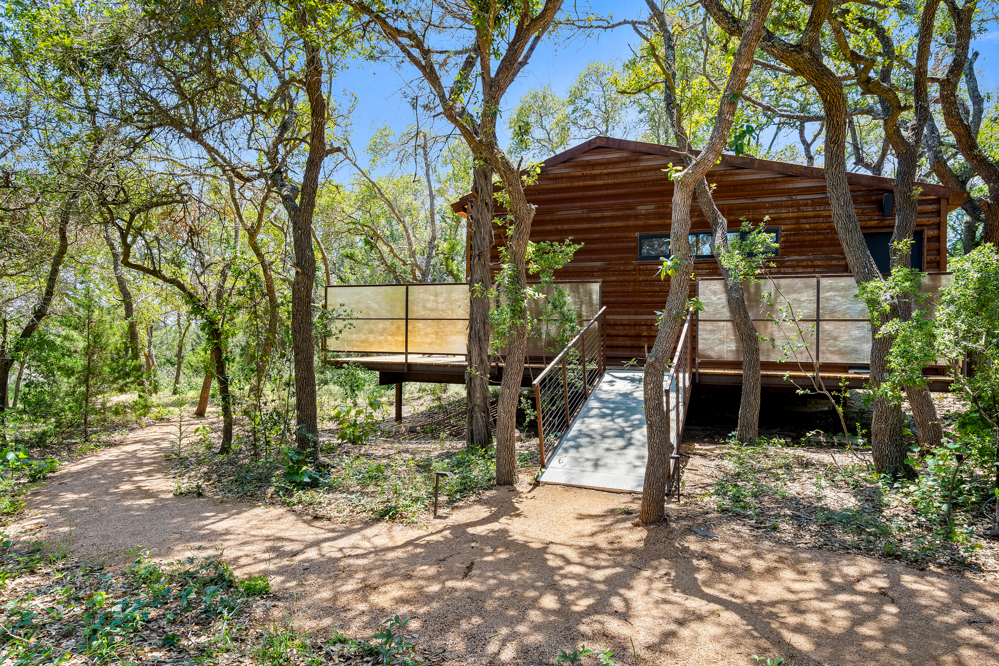 The Treehouse cabin at Woodline Ranch