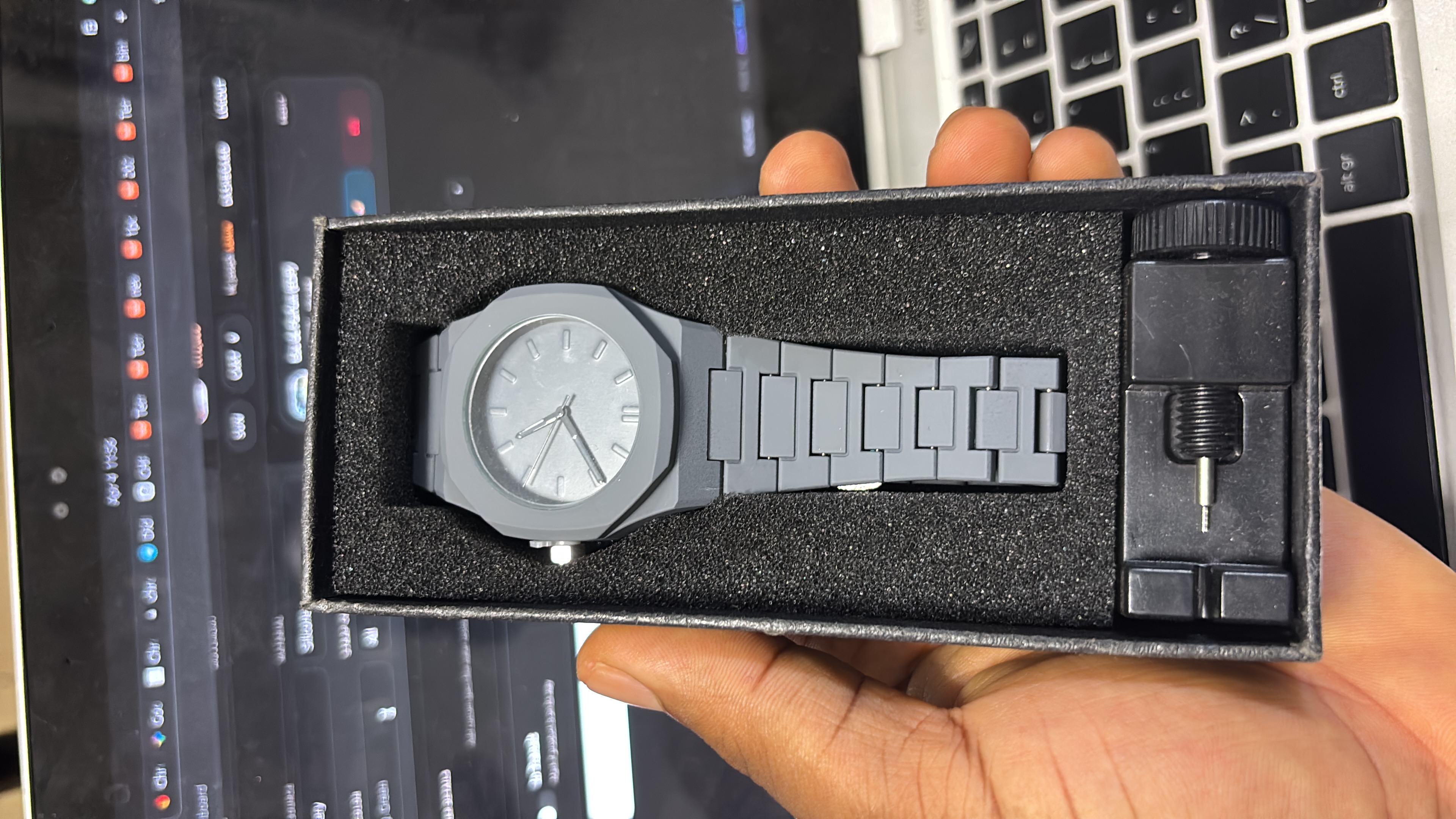 Valenzo Minimalist Geometric Dial Fashion Wrist Watch 3
