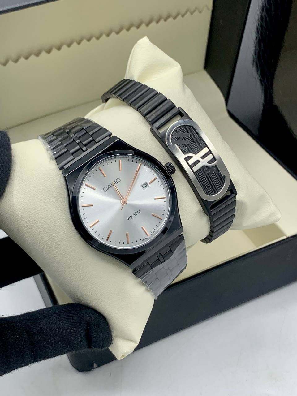 Casio Men's Minimalist Black Stainless Steel Watch & Bracelet Gift Set 3