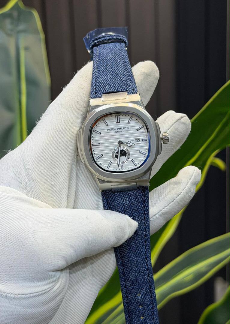 Patek Philippe Nautilus - Olive Green World-Timer Custom Edition 3