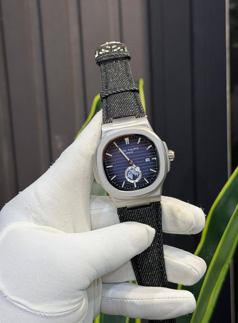 Patek Philippe Nautilus - Olive Green World-Timer Custom Edition 4