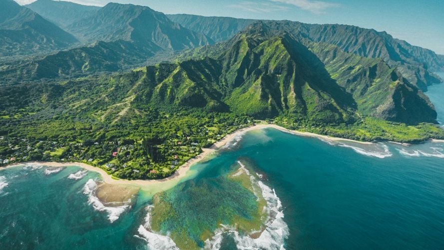 The best summer camps in Hawaii, USA.