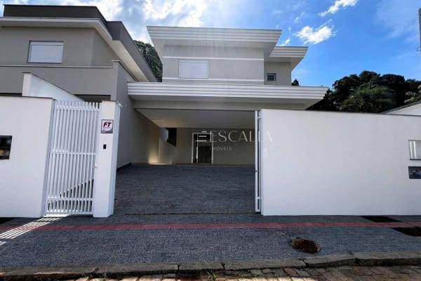 Casa à venda no bairro Atiradores | Joinville - SC