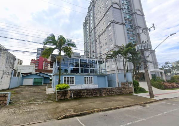 Terreno à venda no bairro Atiradores