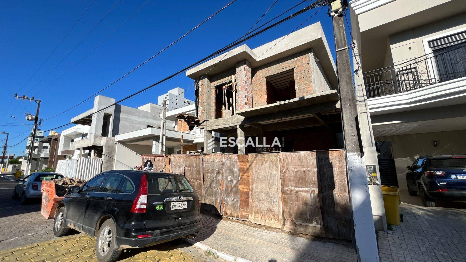 Casa em condomínio à venda em Balneário Piçarras | Portal do Sol