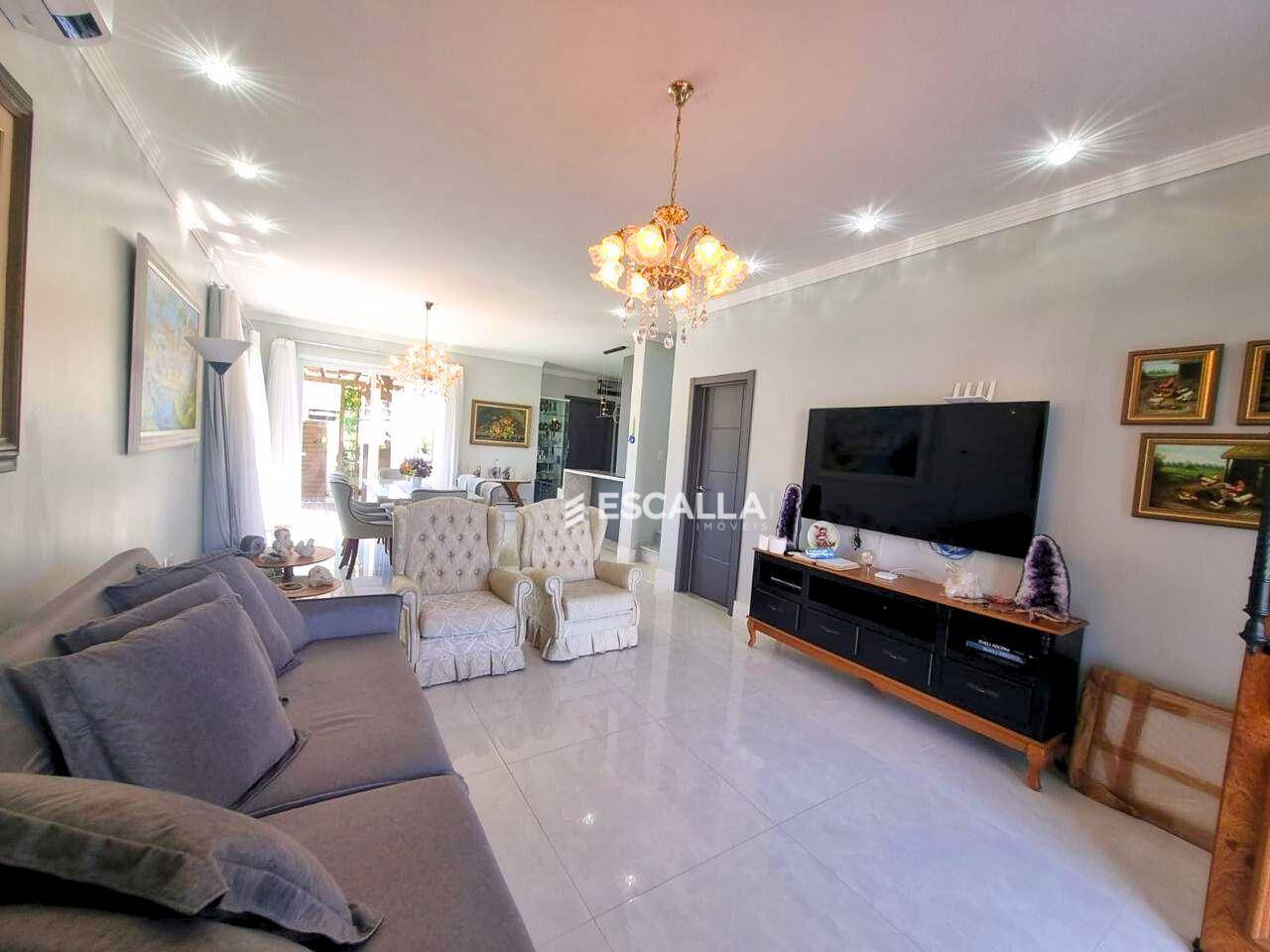 Casa mobiliada em condomínio à venda em Balneário Piçarras | Portal do Sol