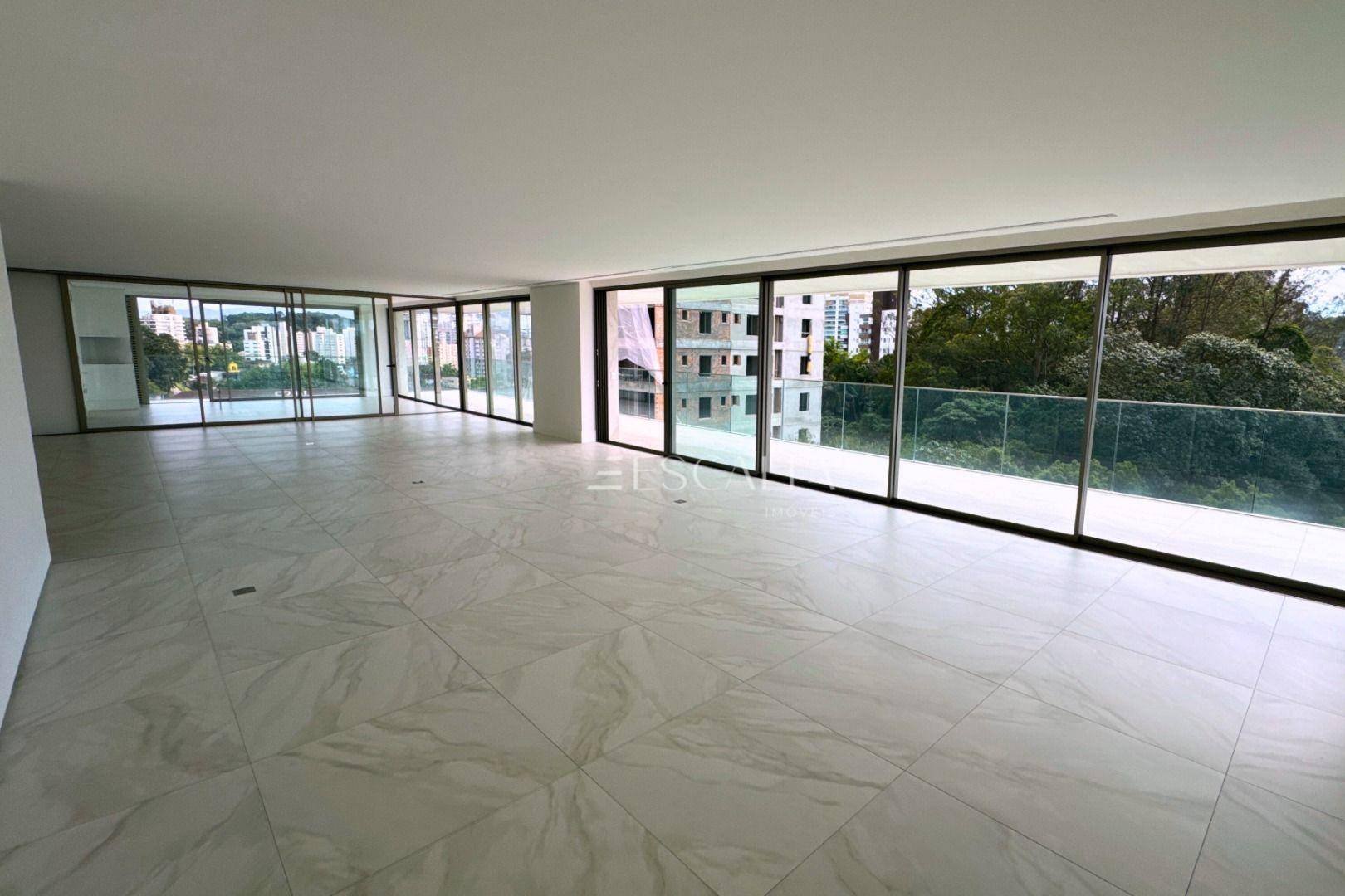 Apartamento à venda no bairro Anita Garibaldi | Edifício San Thiago