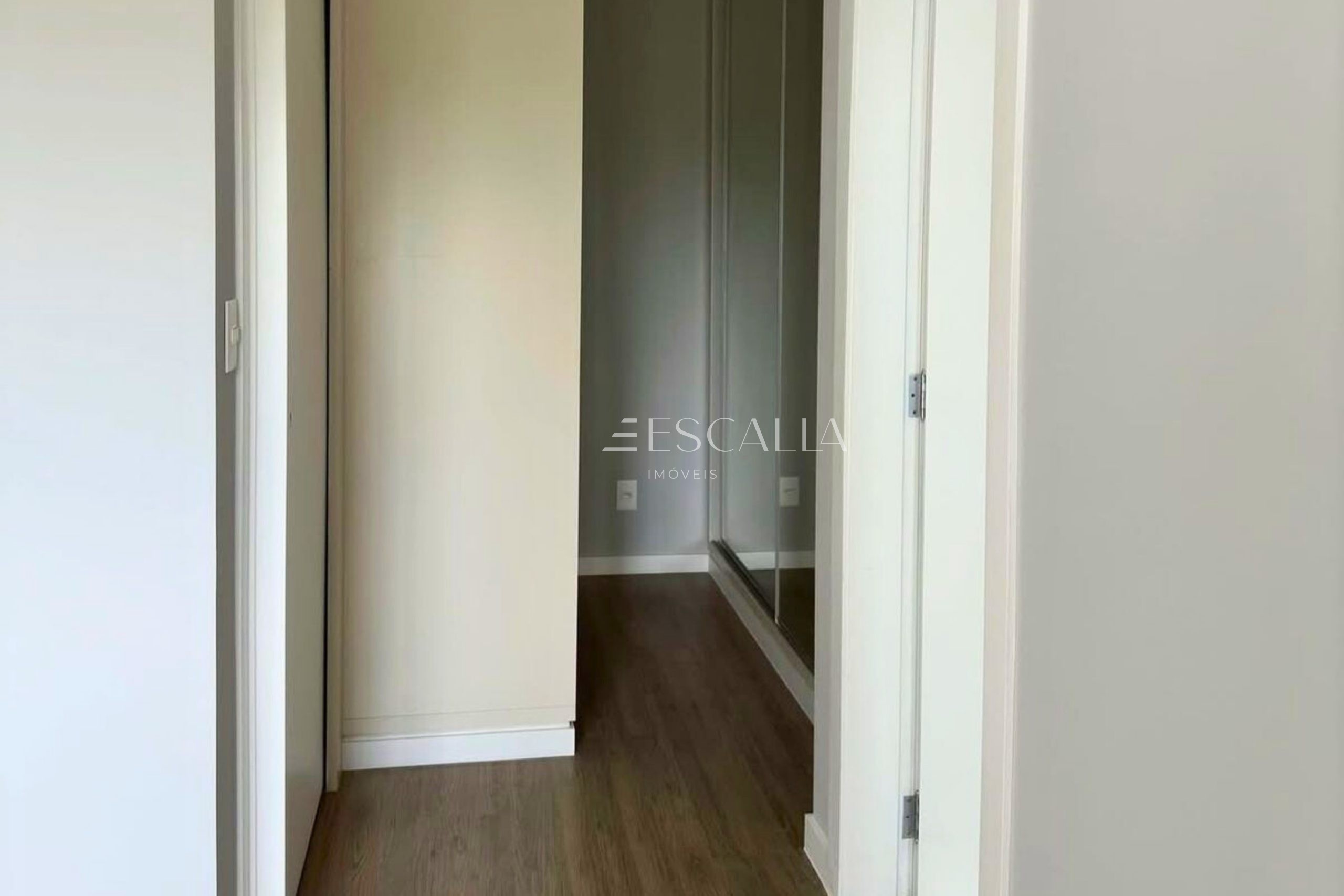 Apartamento semimobiliado à venda no bairro Atiradores | Rachel de Queiroz