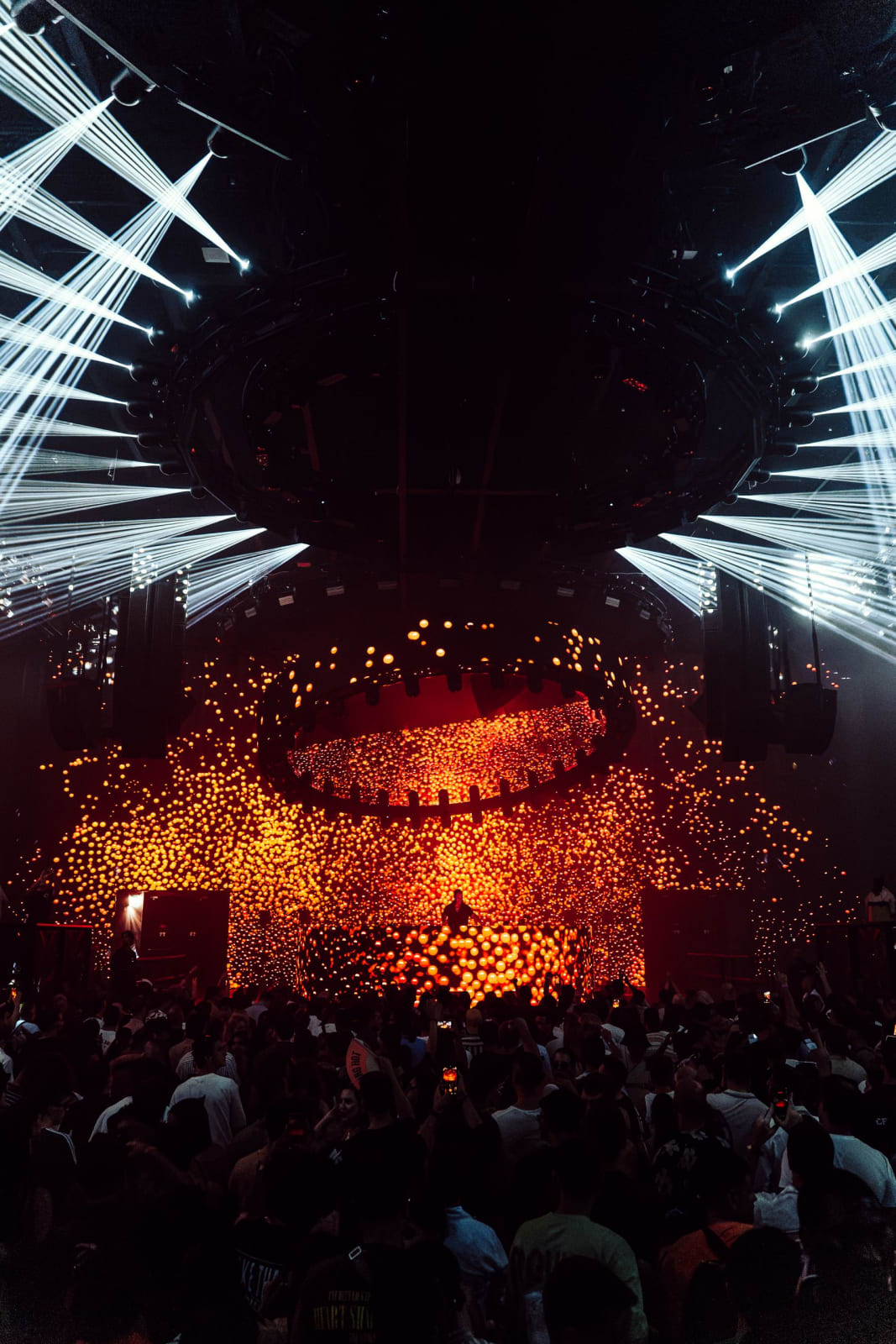 Tiësto UNVRS Ibiza residency visuals by Comix