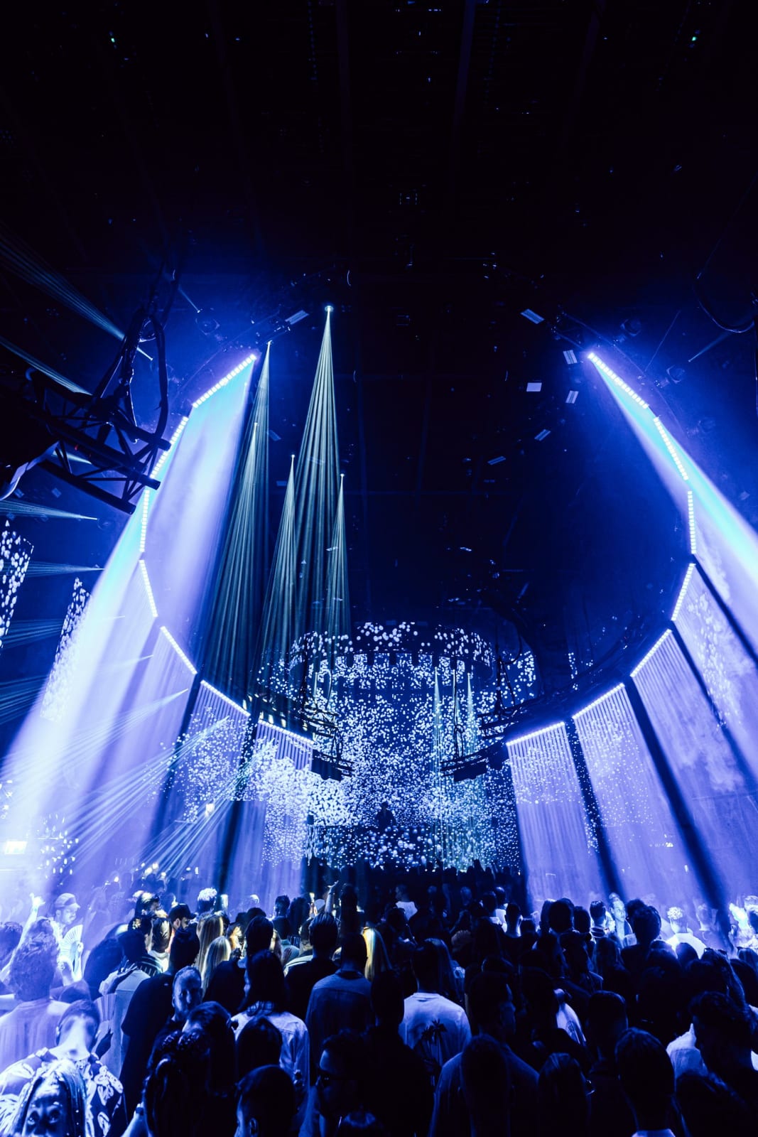 Tiësto UNVRS Ibiza residency visuals by Comix