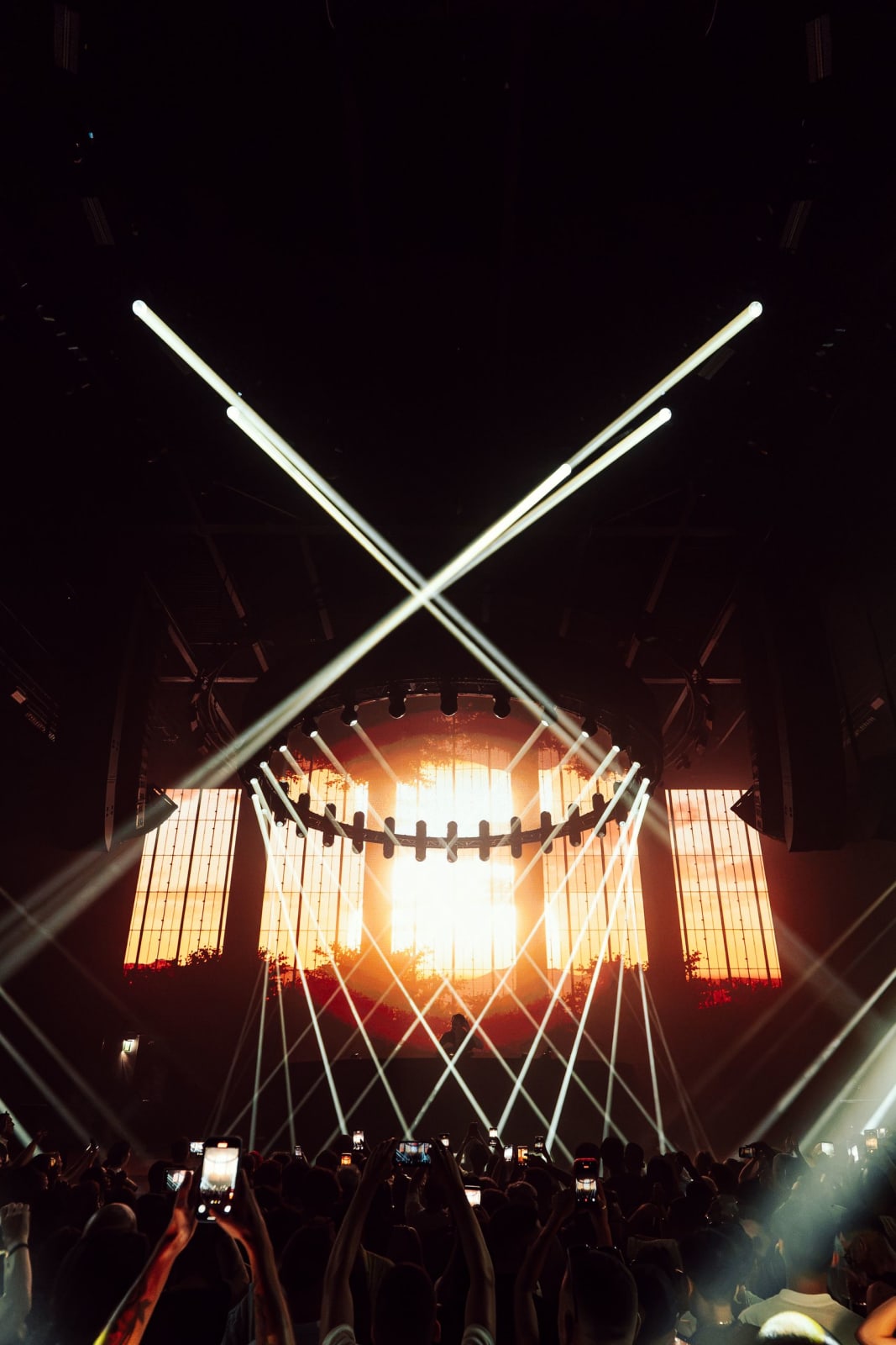 Tiësto UNVRS Ibiza residency visuals by Comix