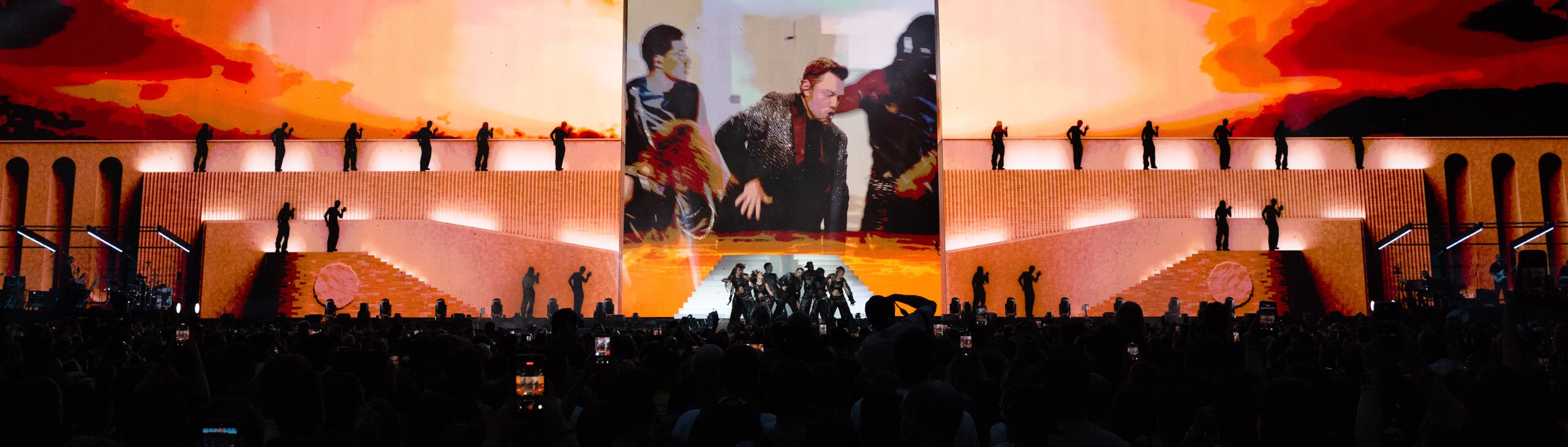 Tiziano Ferro stadium tour visuals by Comix
