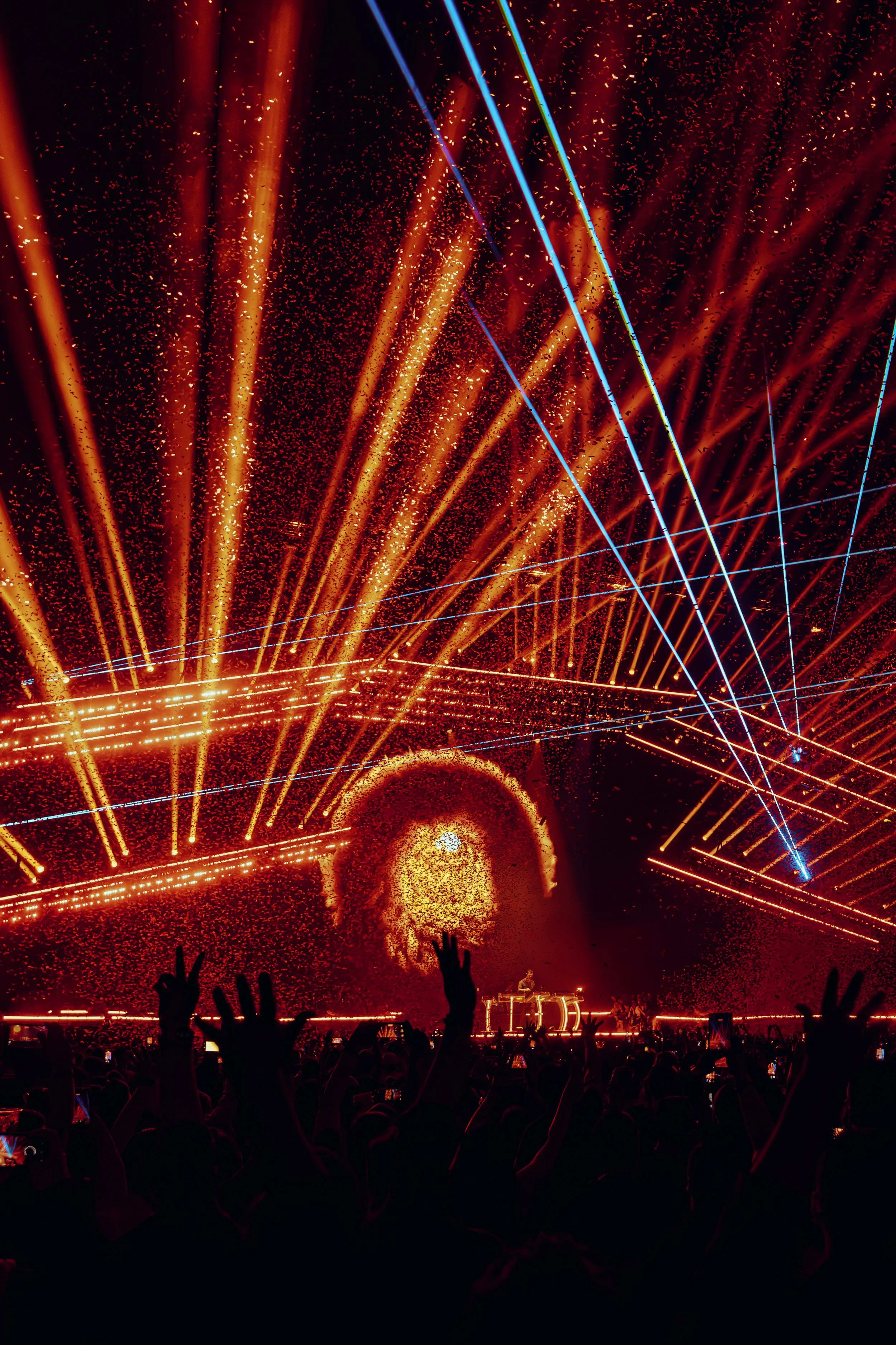Tiësto Prismatic tour visuals by Comix