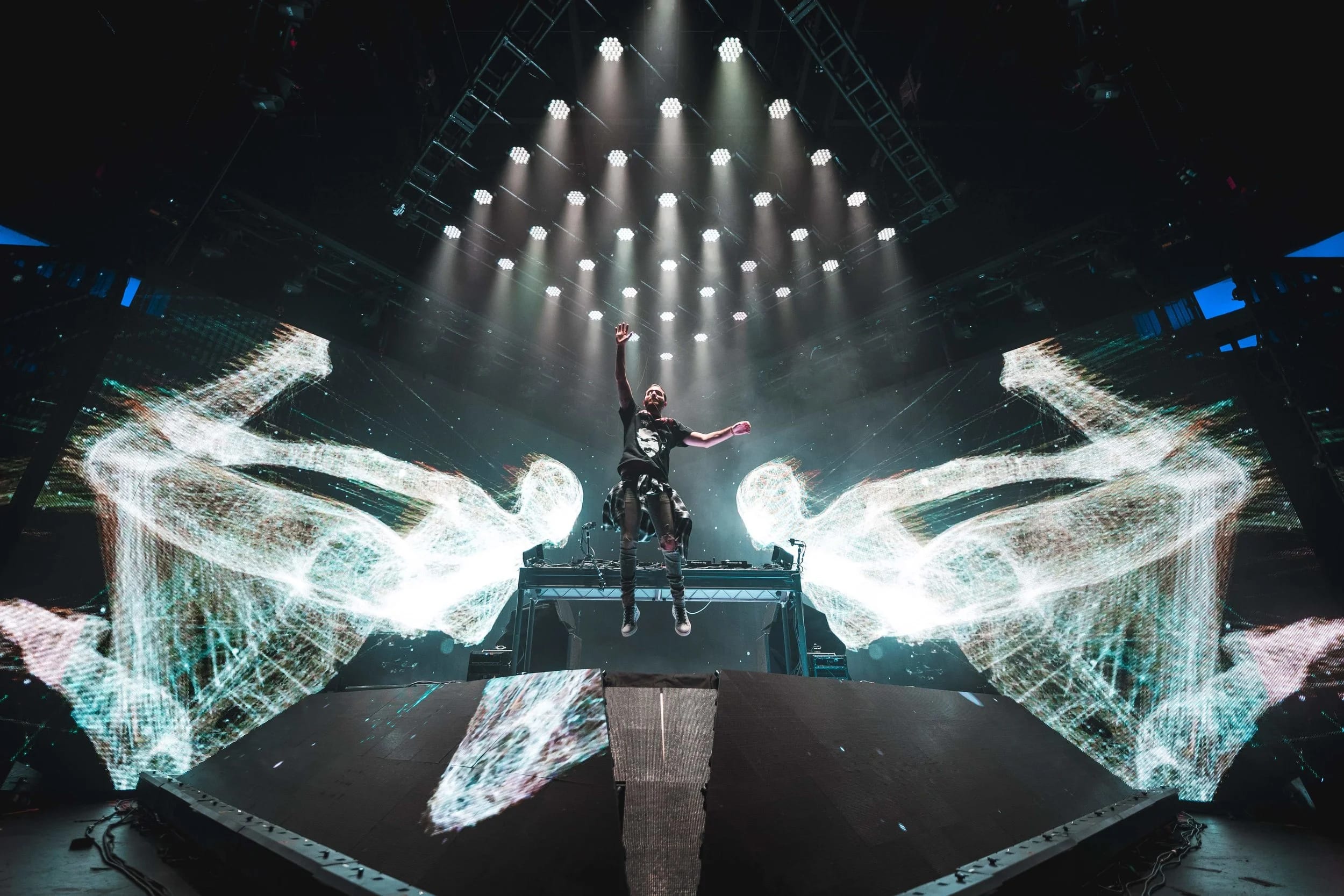 Alesso live show visuals by Comix