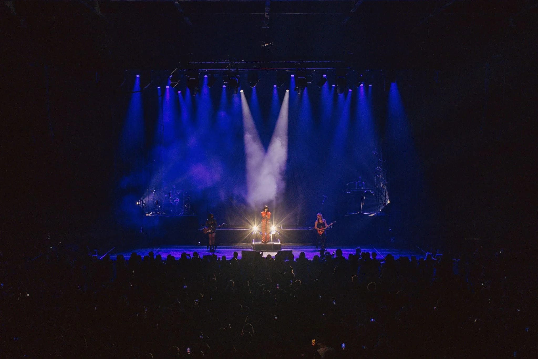 Demi Lovato tour stage visuals by Comix