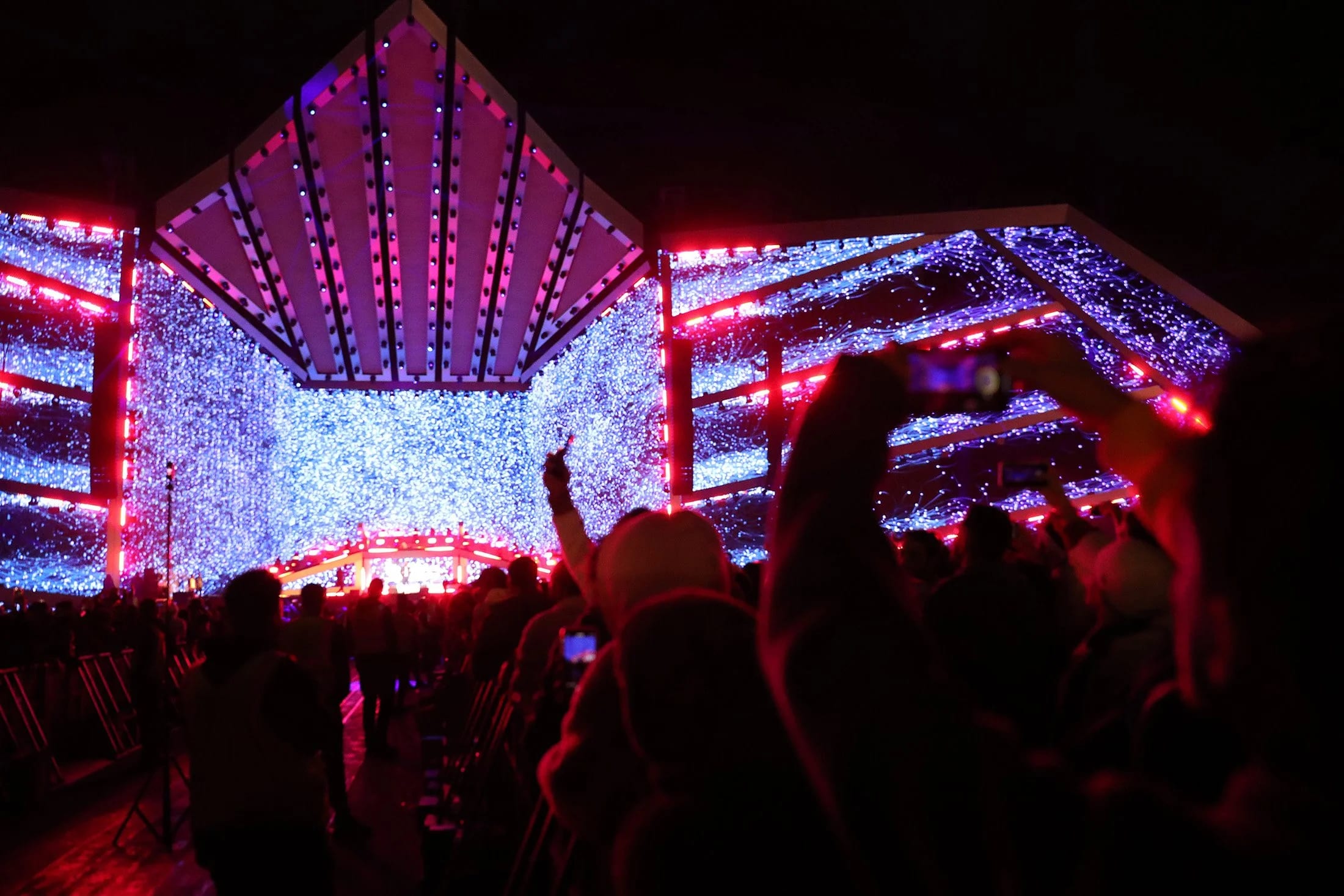 MDL Beast Soundstorm festival visuals by Comix