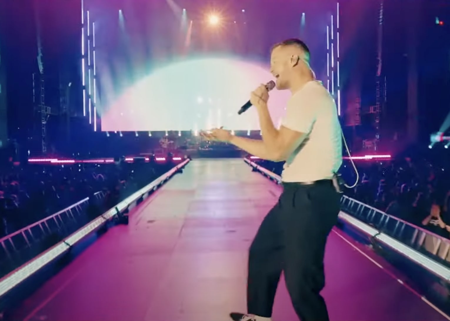 Imagine Dragons tour stage visuals by Comix