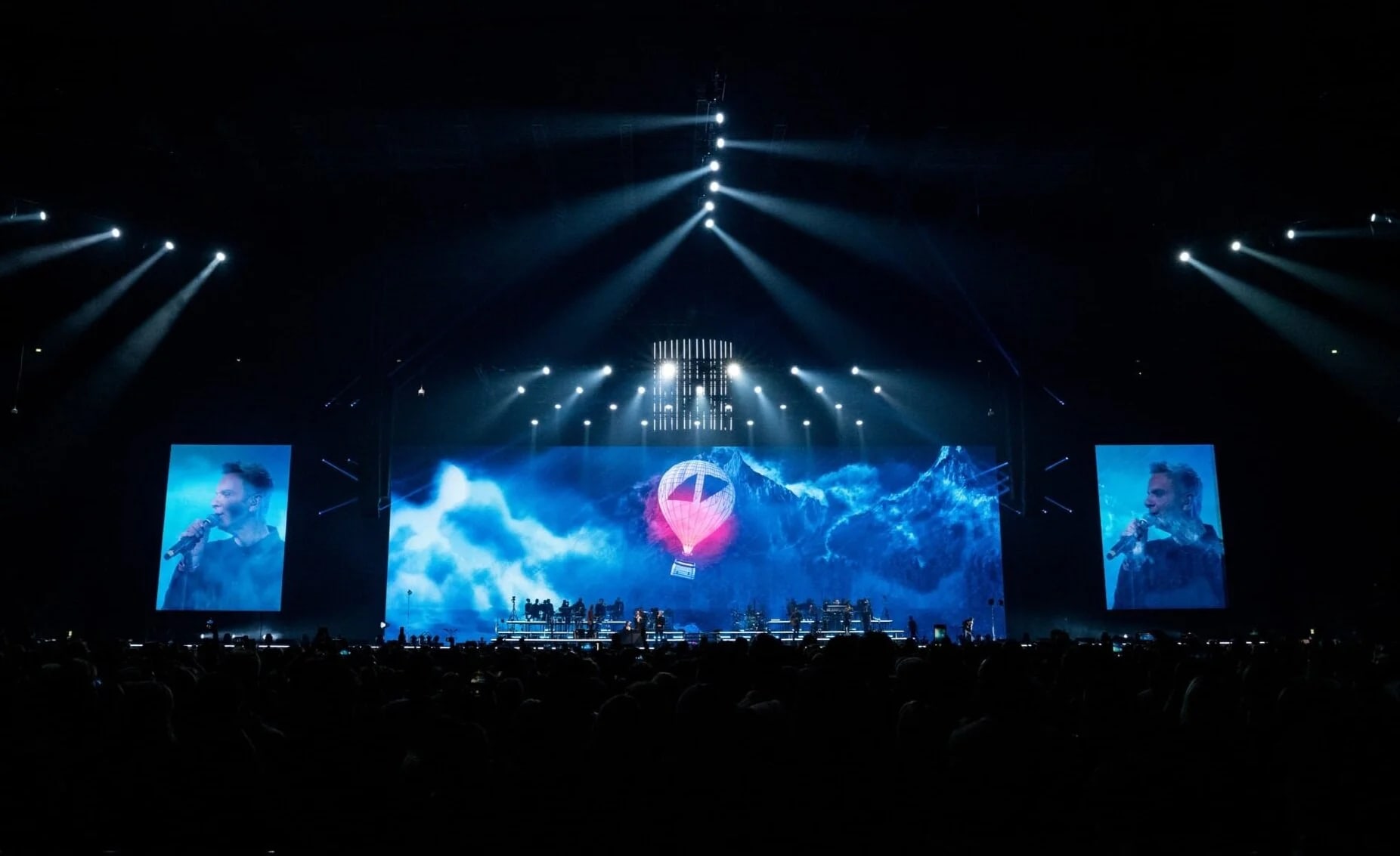 Avicii live tour visuals by Comix