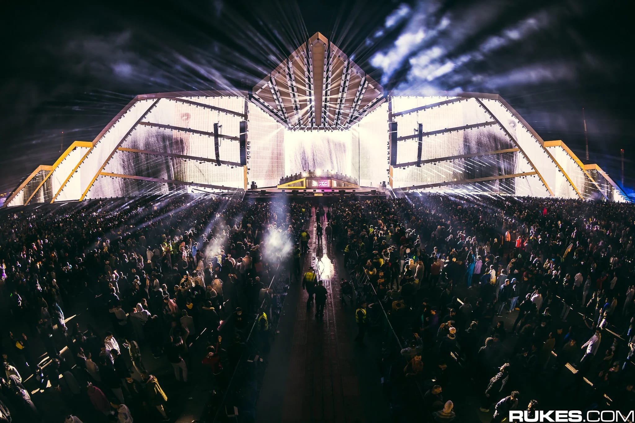 MDL Beast Soundstorm festival visuals by Comix