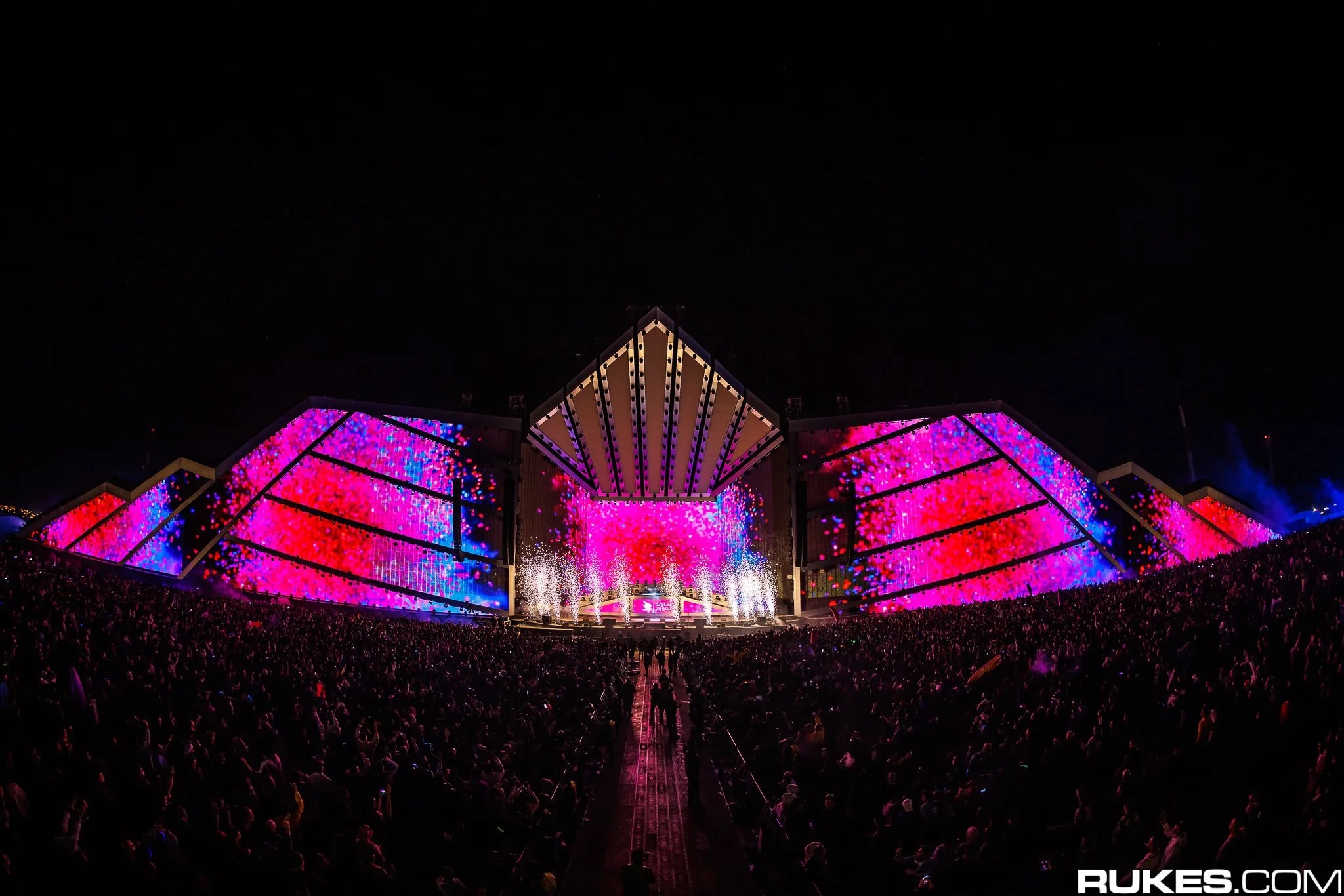 MDL Beast Soundstorm festival visuals by Comix