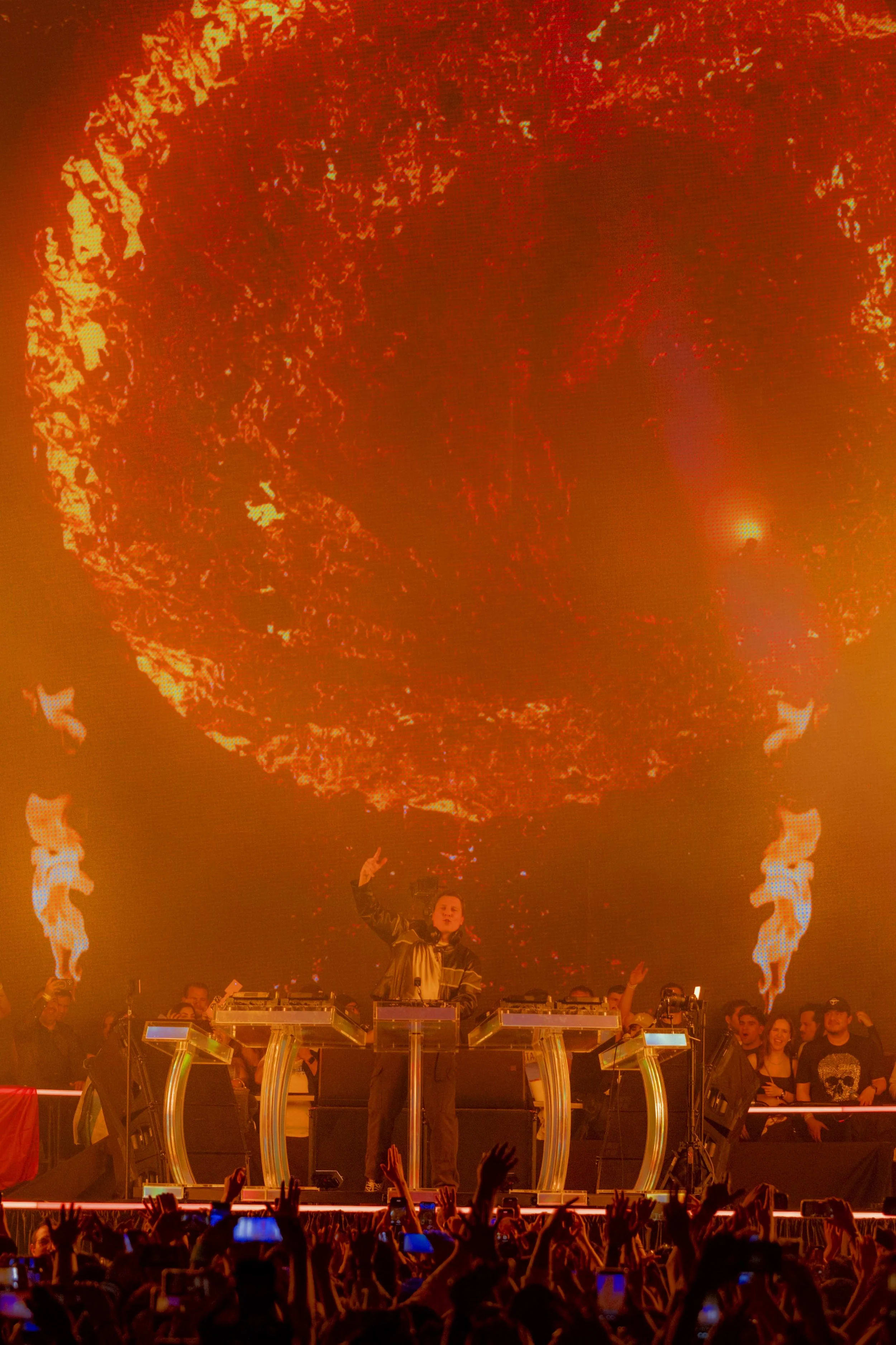 Tiësto Prismatic tour visuals by Comix