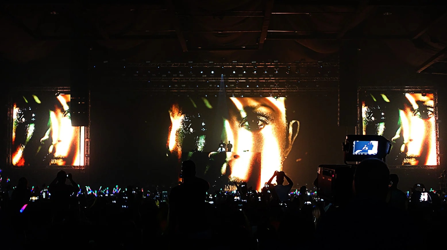 Avicii live tour visuals by Comix