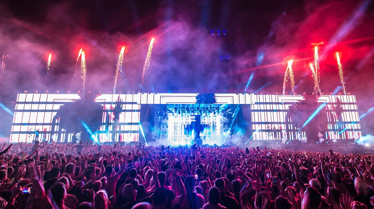 Martin Garrix live show visuals by Comix