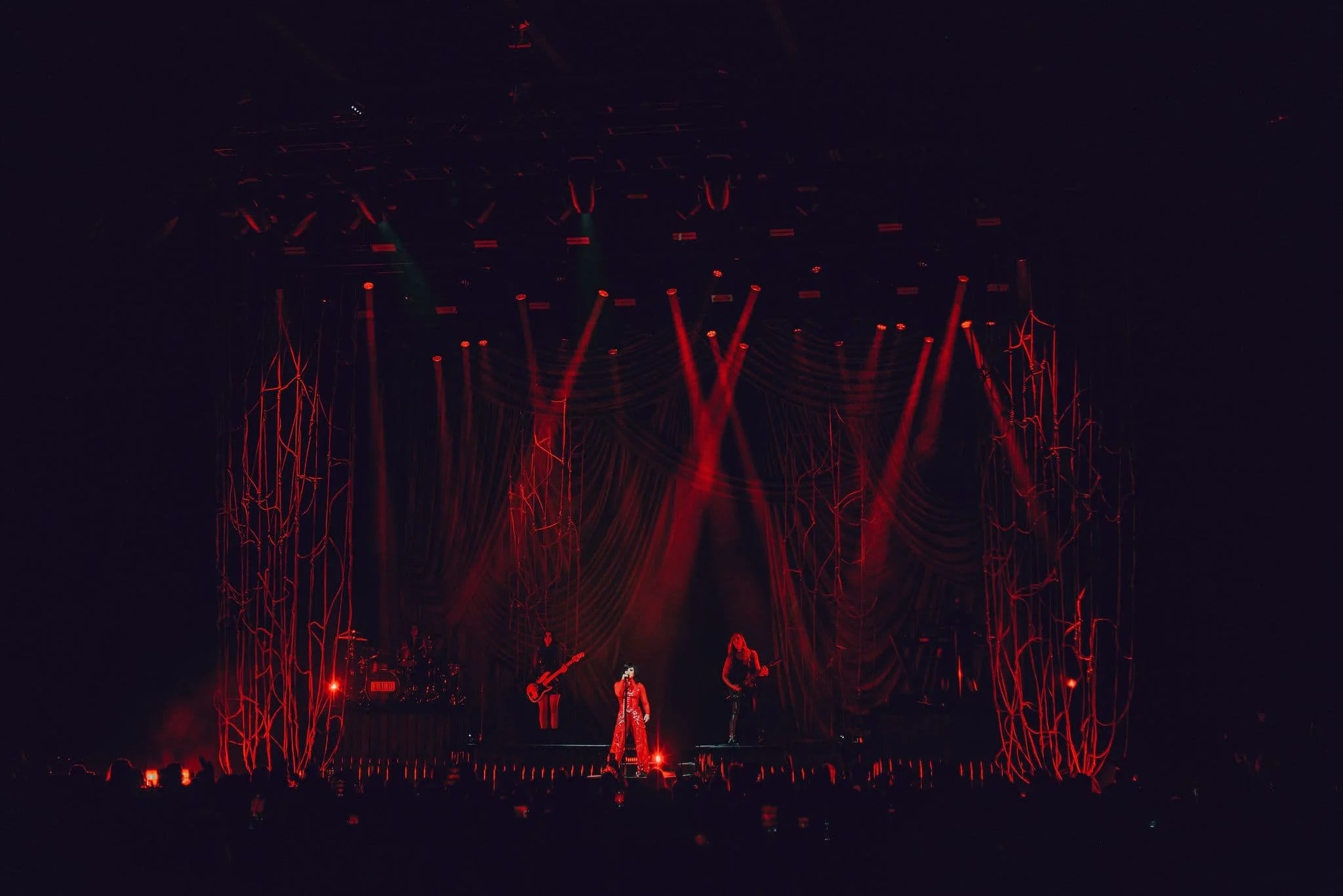 Demi Lovato tour stage visuals by Comix