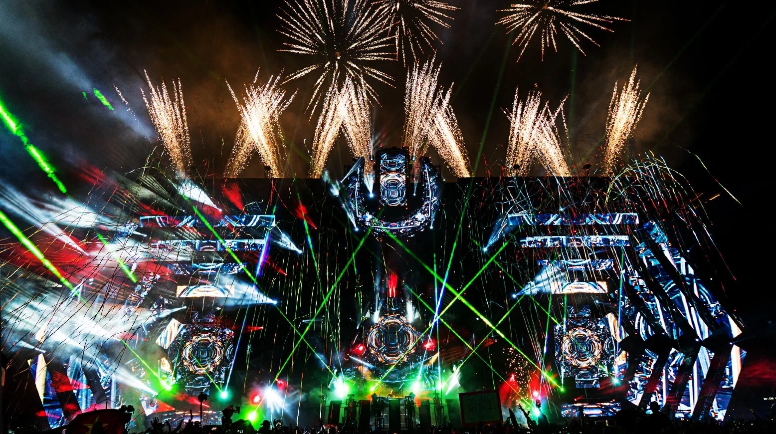Avicii live tour visuals by Comix