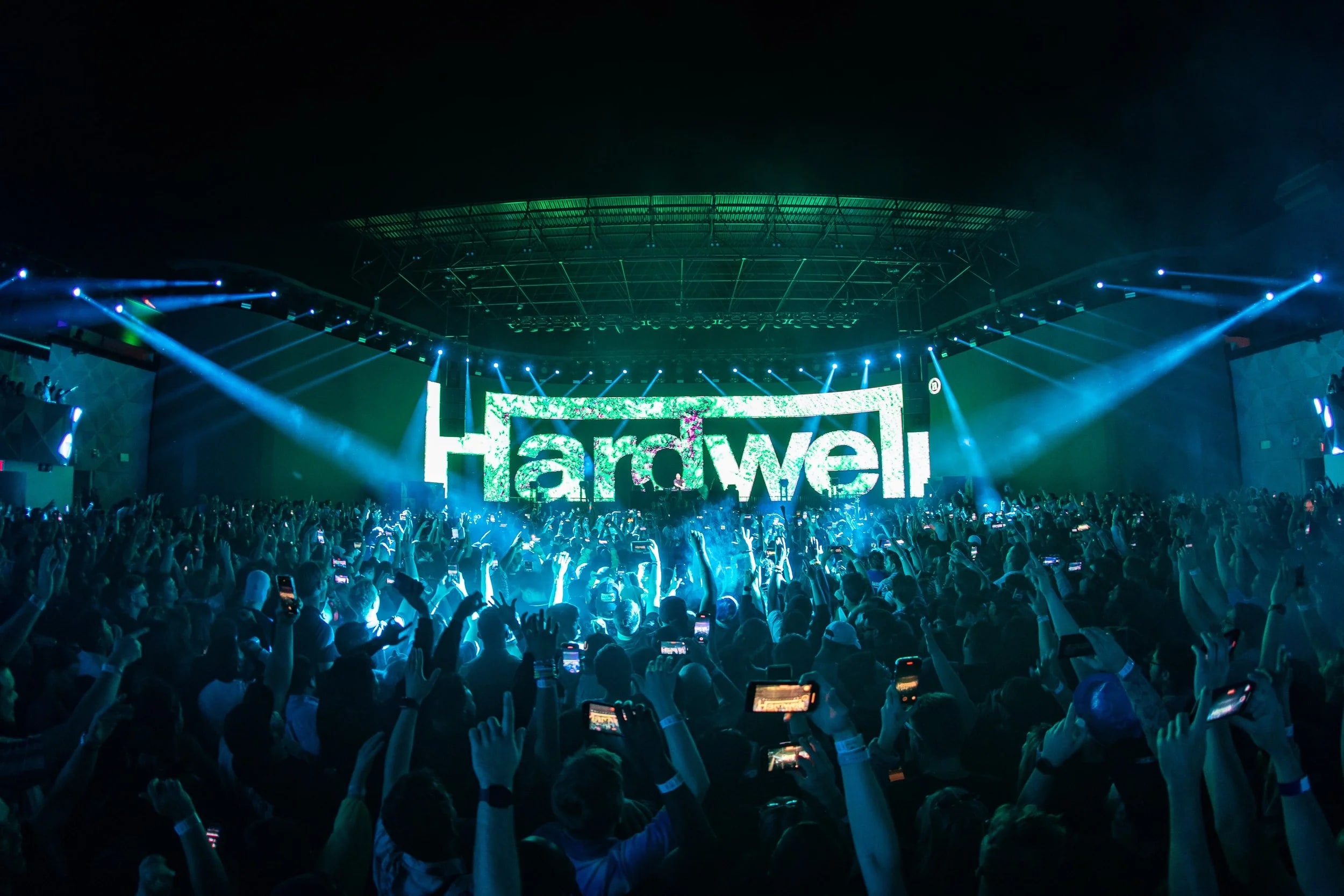 Hardwell live tour visuals by Comix