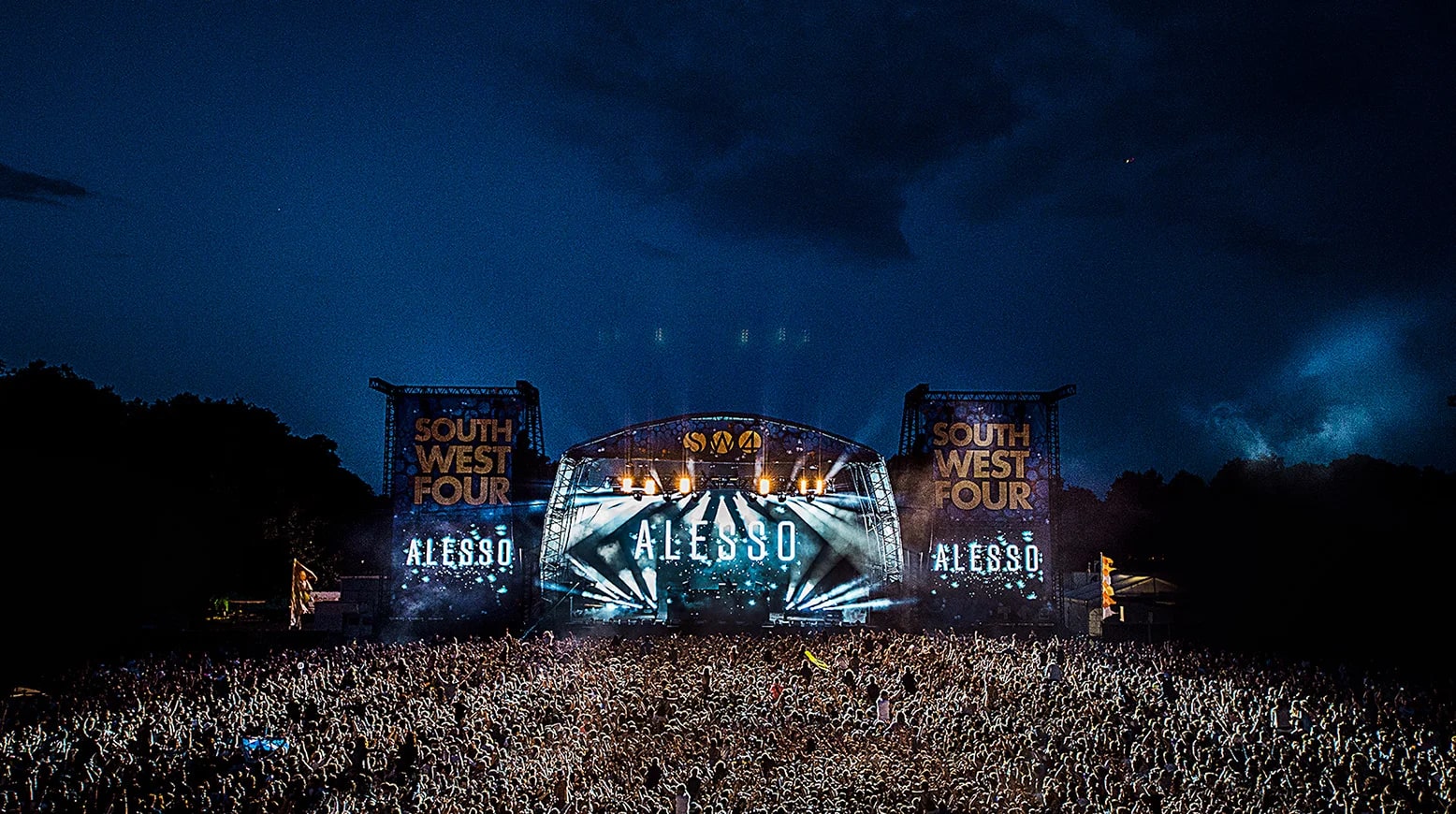 Alesso live show visuals by Comix