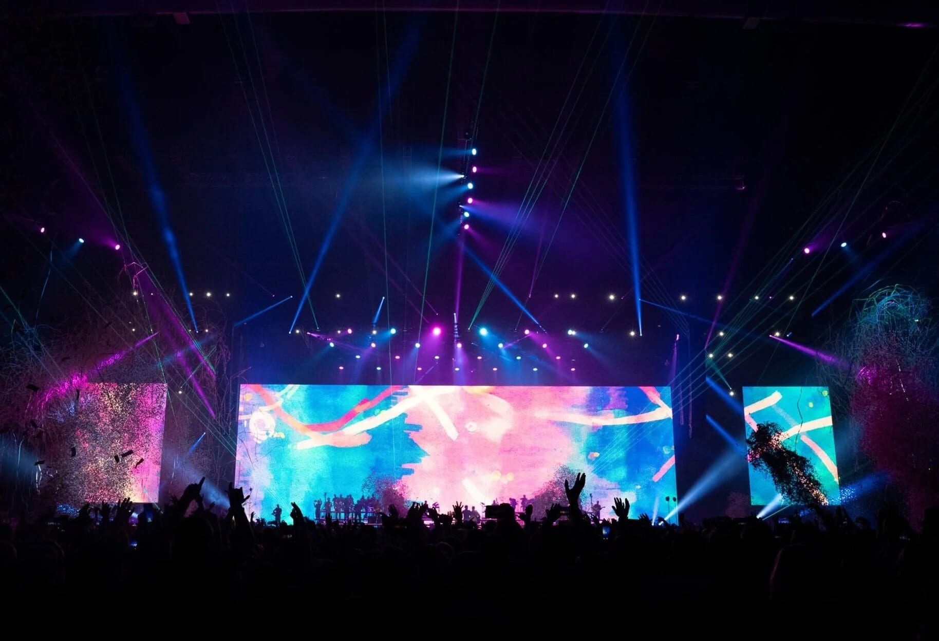 Avicii live tour visuals by Comix