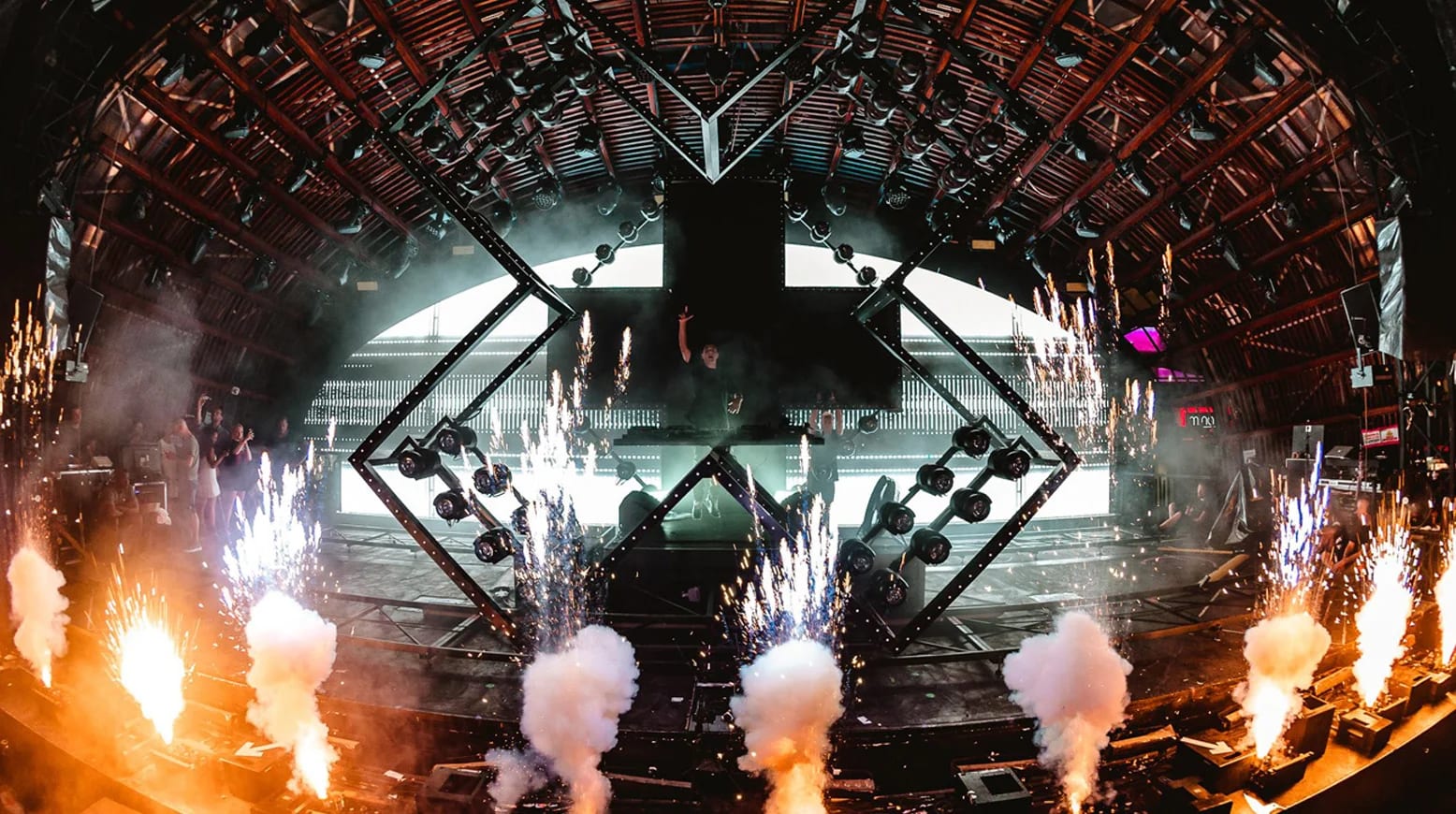 Martin Garrix live show visuals by Comix