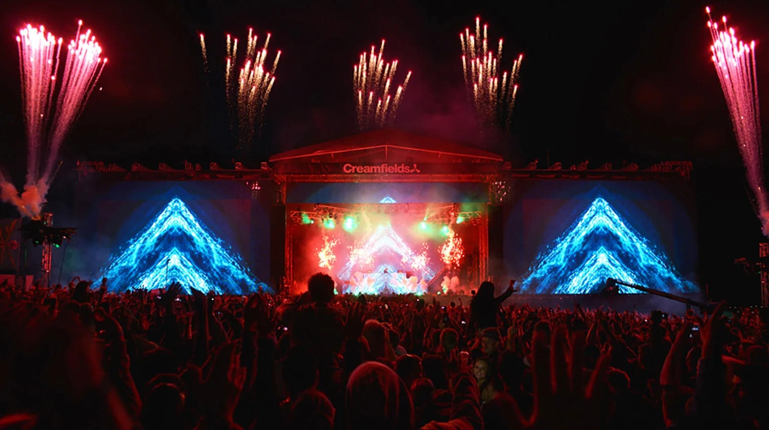 Avicii live tour visuals by Comix