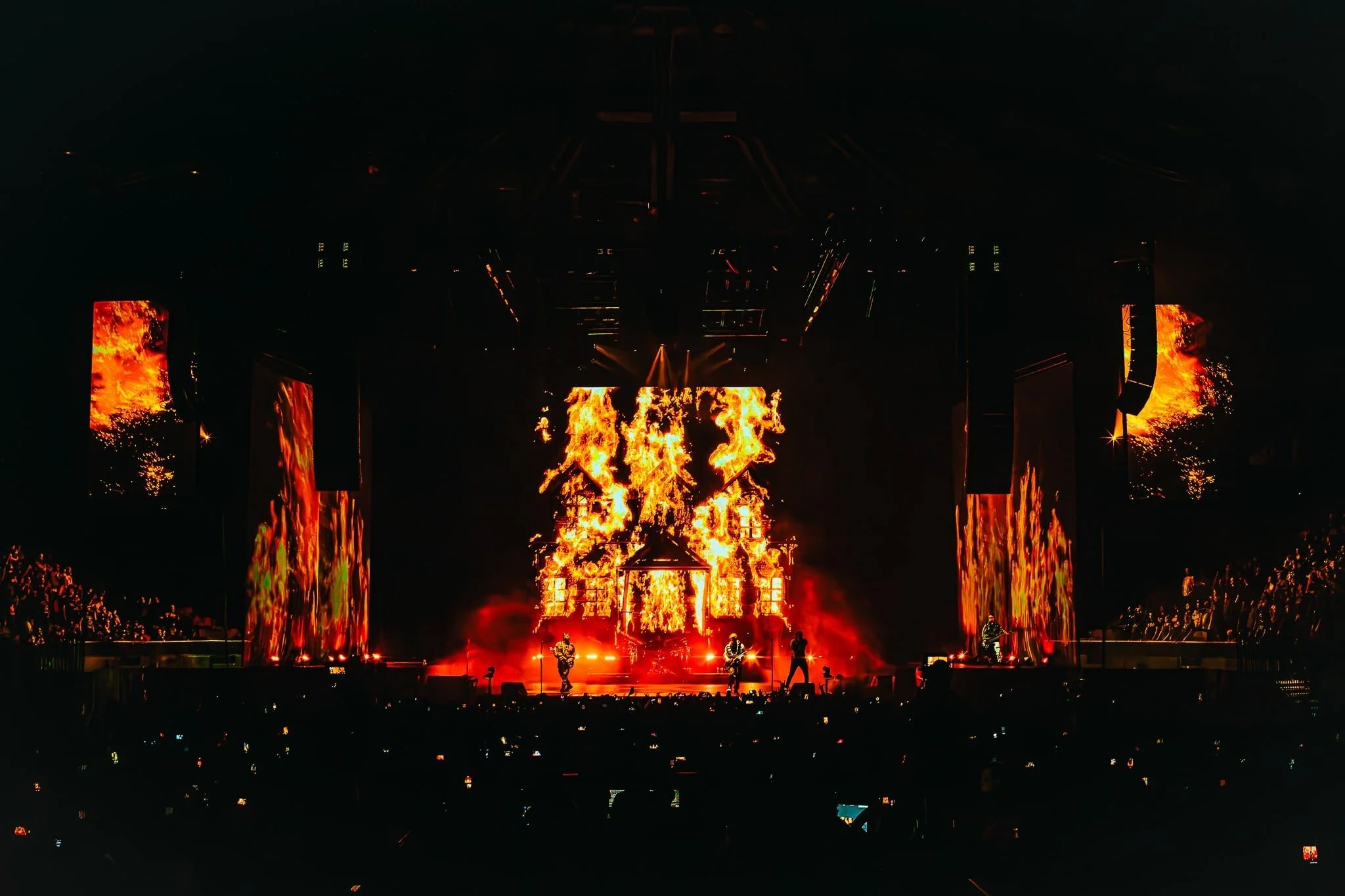 Avenged Sevenfold tour stage visuals by Comix